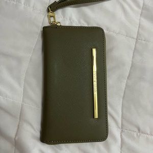 Steve Madden zip around wallet